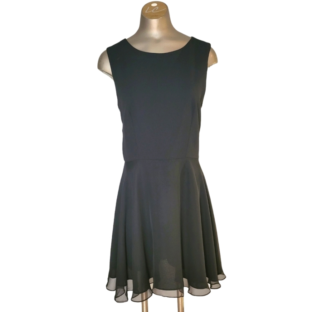 90s Vintago Tempo Paris Baby Doll Twirl Dress in black size 10